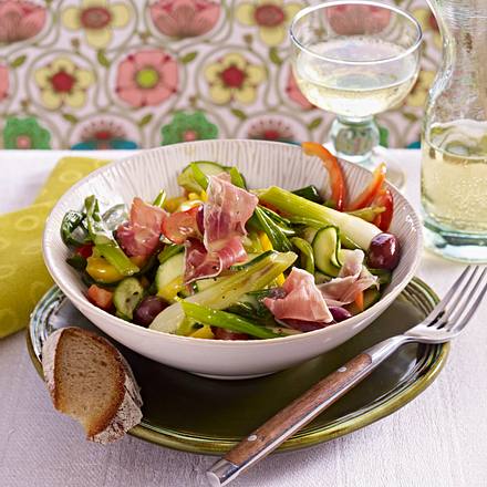 20-Minuten-Sommersalat mit Schinken Rezept 20-Minuten-Sommersalat mit Schinken Rezept