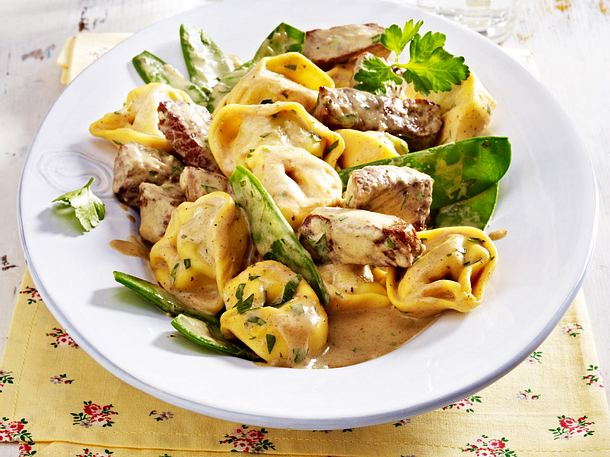 20-Minuten-Tortelloni mit Steakstreifen Rezept 20-Minuten-Tortelloni mit Steakstreifen Rezept