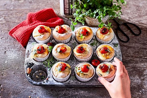 Ciabatta-Muffins alla caprese Rezept