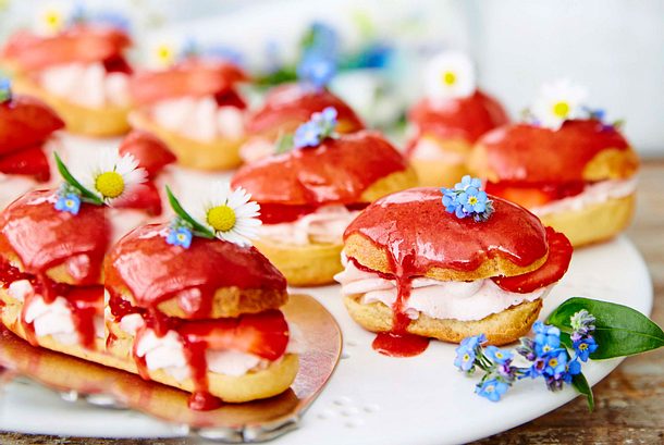 Eclairs mit Erdbeerliebelei Rezept Eclairs mit Erdbeerliebelei Rezept
