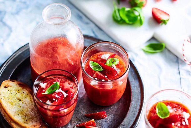 Erdbeer-Tomaten-Suppe „Forever young“ Erdbeer-Tomaten-Suppe „Forever young“
