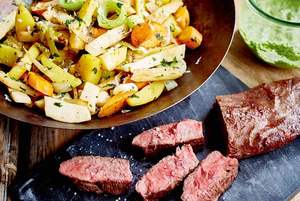 Flat-Iron-Steak mit Wok-Pichelsteiner und Nam Jim Rezept Flat-Iron-Steak mit Wok-Pichelsteiner und Nam Jim Rezept