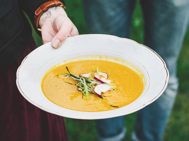 Geröstete Möhrensuppe mit Sanddorn Rezept Geröstete Möhrensuppe mit Sanddorn Rezept
