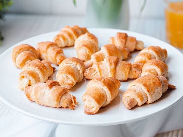 Herzhafte Frischkäse-Hörnchen Rezept Herzhafte Frischkäse-Hörnchen Rezept
