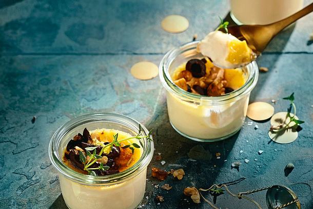 Herzhafter Crème-Brûlée-Flip mit Oliven-Topping Rezept