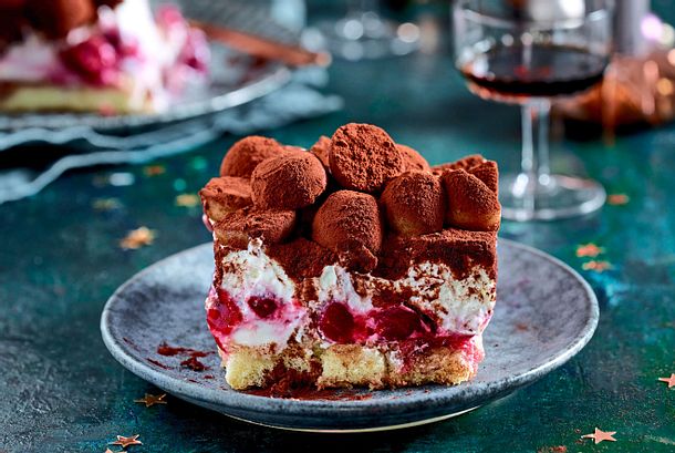Kirsch-Tiramisu mit Marzipankartoffeln Rezept Kirsch-Tiramisu mit Marzipankartoffeln Rezept