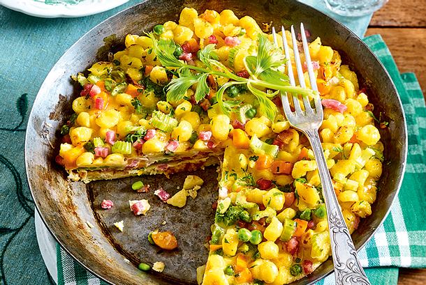 Knöpfle-Omelett für zwei Rezept Knöpfle-Omelett für zwei Rezept