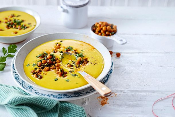 Kurkuma-Kartoffel-Suppe mit Kichererbsen-Croûtons Rezept Kurkuma-Kartoffel-Suppe mit Kichererbsen-Croûtons Rezept