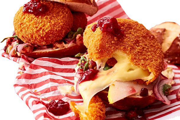 Käsestulle 2.0: Camembert-Burger Rezept Käsestulle 2.0: Camembert-Burger Rezept
