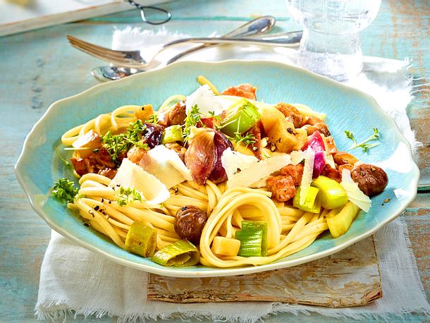 Linguine mit Schmorgemüse und Kasseler Rezept Linguine mit Schmorgemüse und Kasseler Rezept