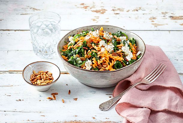 Rasante Veggie-Bowl: Linsen-Fusilli „Popeye“ Rezept
