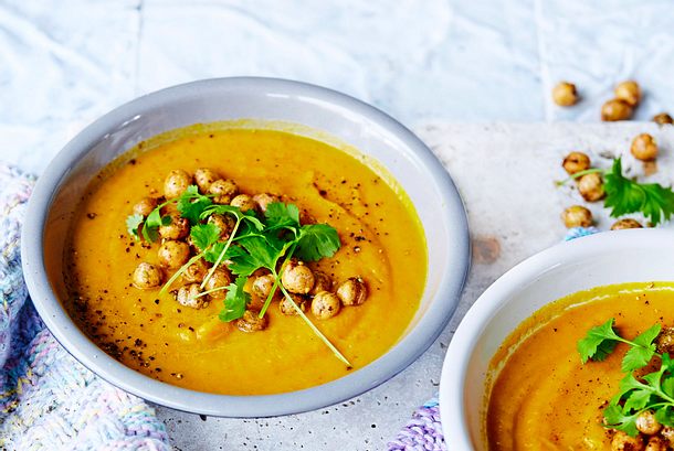 Wohlfühl-Süppchen von gerösteten Bundmöhren Rezept Wohlfühl-Süppchen von gerösteten Bundmöhren Rezept