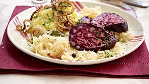 Aachener Blutwurst mit Sauerkraut und Kartoffelpüree Rezept - Foto: House of Food / Bauer Food Experts KG