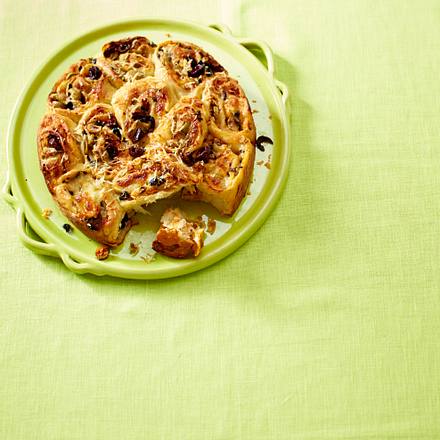 Abgedrehter Pizzaroll-Cake Rezept