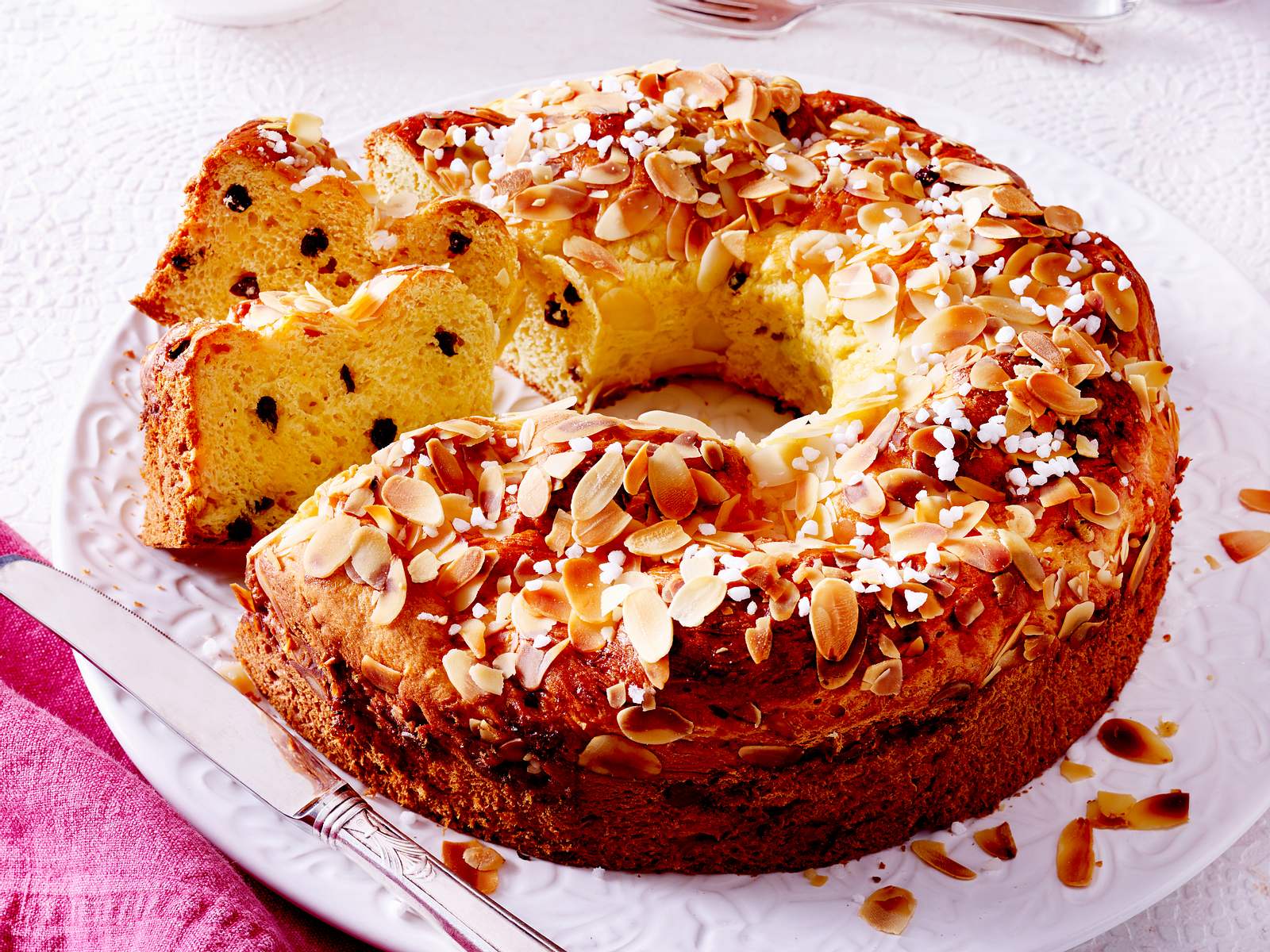 Adventskranz mit Safran und Kardamom Rezept | LECKER