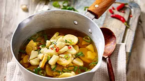 Afrikanische Yams-Suppe mit Kochbanane Rezept - Foto: LECKER @ Bauer Media Group Afrikanische Yams-Suppe mit Kochbanane Rezept - Foto: LECKER @ Bauer Media Group