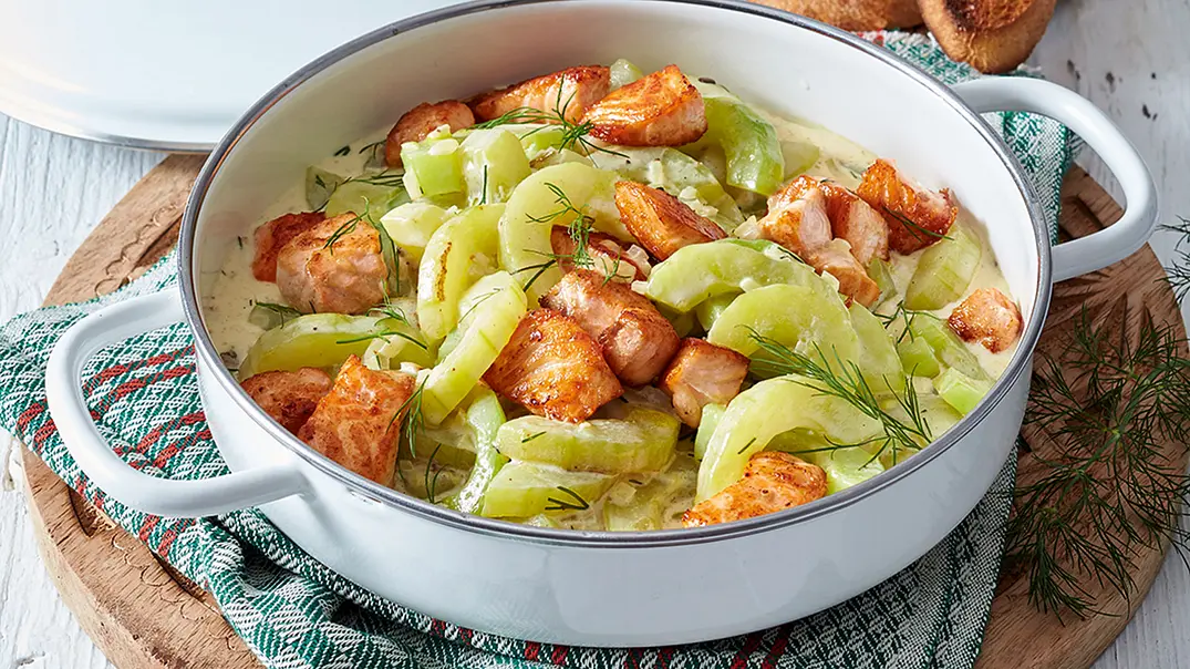 After-Work-Gurken-Ragout mit Lachs Rezept - Foto: LECKER @ Bauer Media Group After-Work-Gurken-Ragout mit Lachs Rezept - Foto: LECKER @ Bauer Media Group