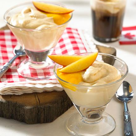 Ahornsirup-Mousse Rezept Ahornsirup-Mousse Rezept