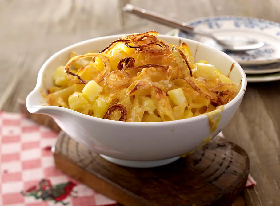 Älplermagronen mit Apfelmus Rezept Älplermagronen mit Apfelmus Rezept