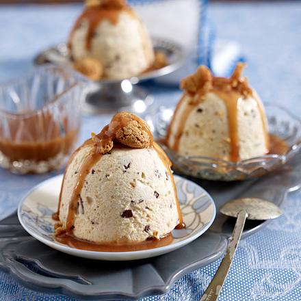 Amarettini-Quarkmousse mit Karamell Rezept Amarettini-Quarkmousse mit Karamell Rezept