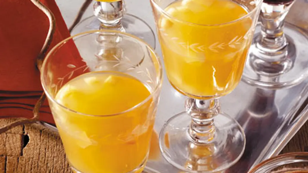 Amaretto-Apfel-Punsch Rezept - Foto: LECKER @ Bauer Media Group
