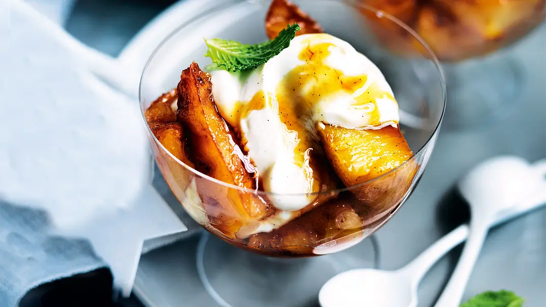 Ananas de la Rumba mit Joghurt Rezept - Foto: LECKER @ Bauer Media Group Ananas de la Rumba mit Joghurt Rezept - Foto: LECKER @ Bauer Media Group