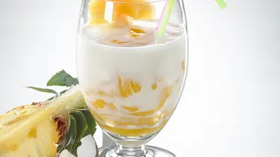 Ananas-Joghurt-Cocktail Rezept - Foto: LECKER @ Bauer Media Group