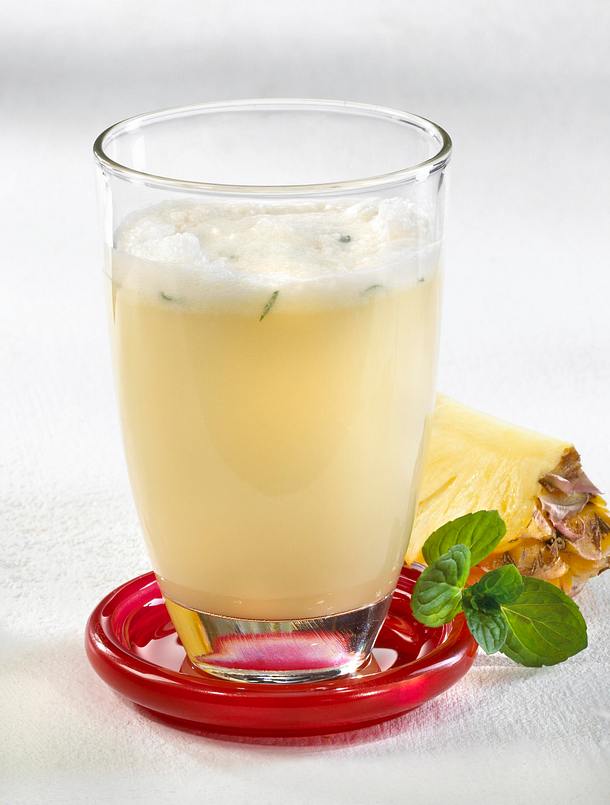 Ananas-Kokos-Drink Rezept | LECKER