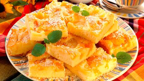 Ananas-Mandarinen-Blechkuchen Rezept - Foto: Scarlini
