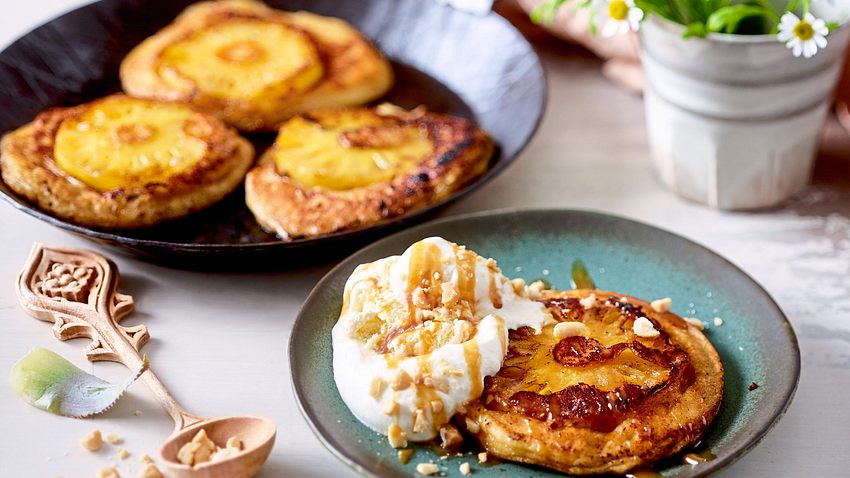 Ananas-Pancakes mit Peanut-Topping Rezept - Foto: House of Food / Bauer Food Experts KG