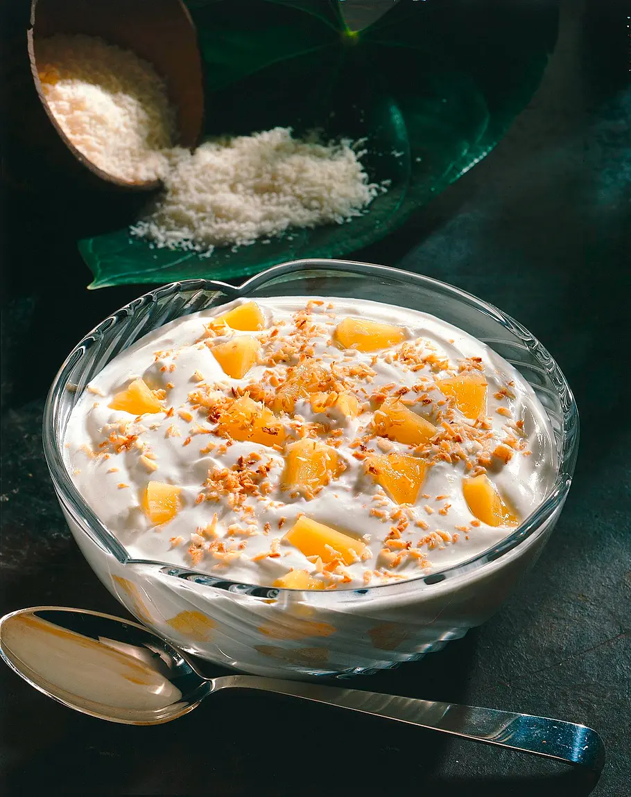 Ananas-Quarkspeise mit gerösteten Kokosraspel Rezept | LECKER
