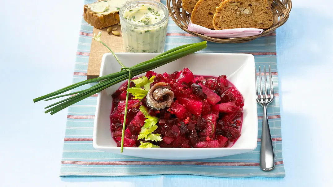 Ananas-Rote-Bete-Salat Rezept - Foto: LECKER @ Bauer Media Group Ananas-Rote-Bete-Salat Rezept - Foto: LECKER @ Bauer Media Group