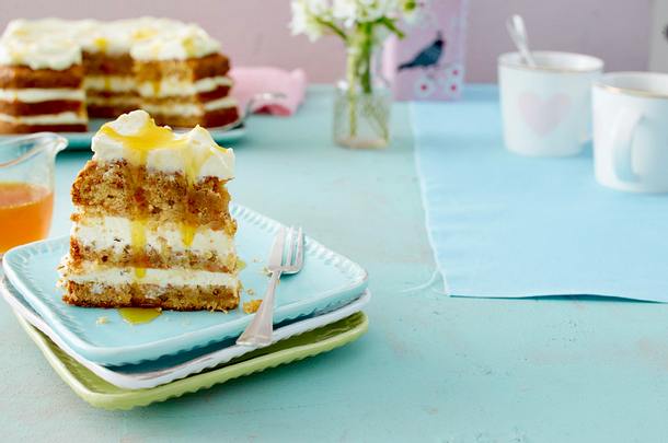 Ananas-Rüebli-Torte mit Orangensirup Rezept