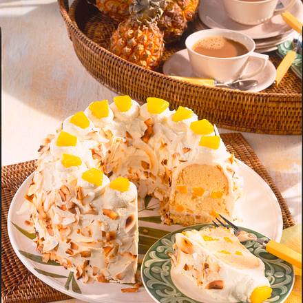 Ananas-Rum-Kranz mit Kokosraspel Rezept Ananas-Rum-Kranz mit Kokosraspel Rezept