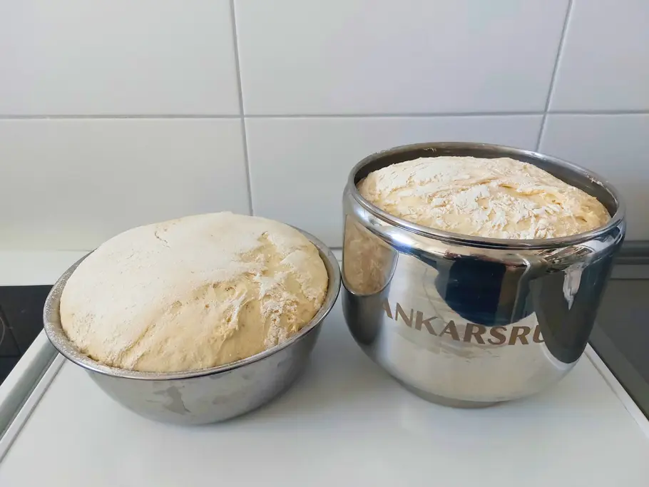 Ankarsrum Küchenmaschine Hefeteig in zwei Schüsseln
