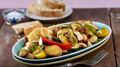 Antipasti-Salat aus dem Ofen Rezept - Foto: LECKER @ Bauer Media Group