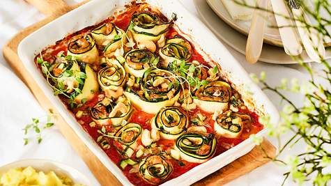 [Anzeige]  Kunstvolle gefüllte Zucchini-Involtini Rezept - Foto: House of Food / Bauer Food Experts KG