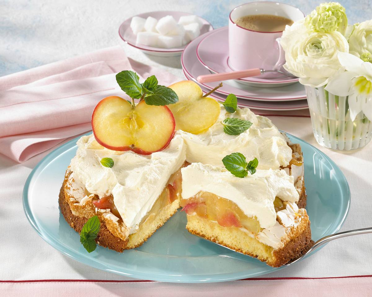 Apfel-Baisertorte mit Vanille-Sahnecreme Rezept