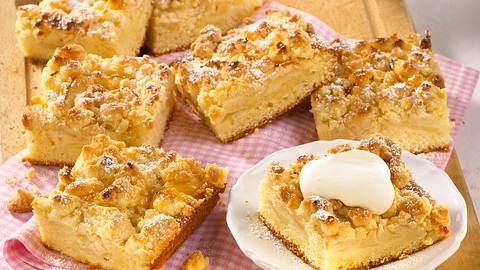 Apfel-Becher-Kuchen mit Knusper-Streuseln Rezept - Foto: Maass