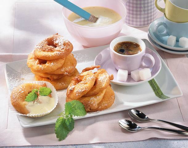 Apfel-Beignets mit Vanillesoße Rezept