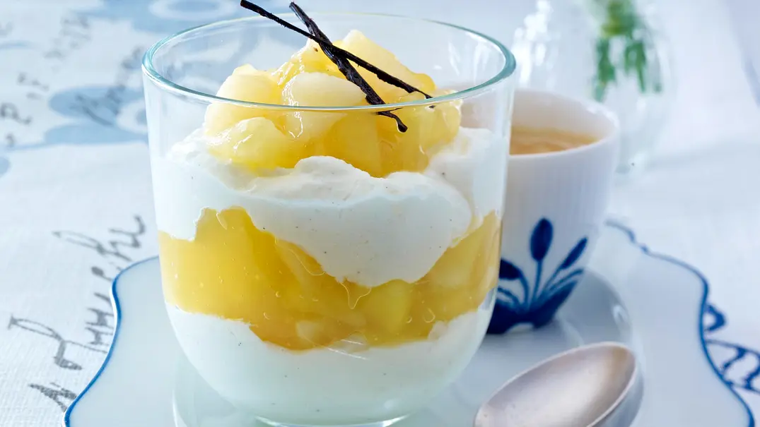 Apfel-Birnen-Grütze mit Vanillequark Rezept - Foto: LECKER @ Bauer Media Group