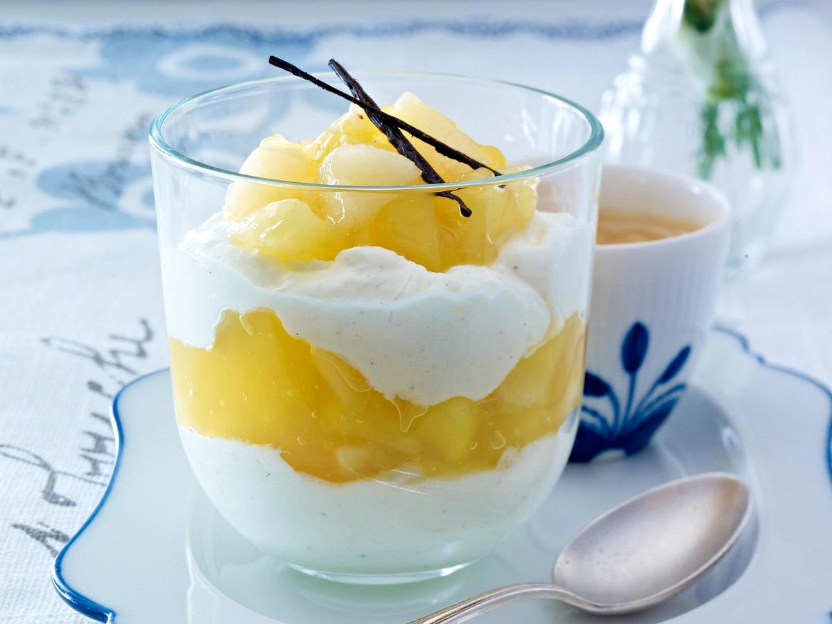 Apfel-Birnen-Grütze mit Vanillequark Rezept