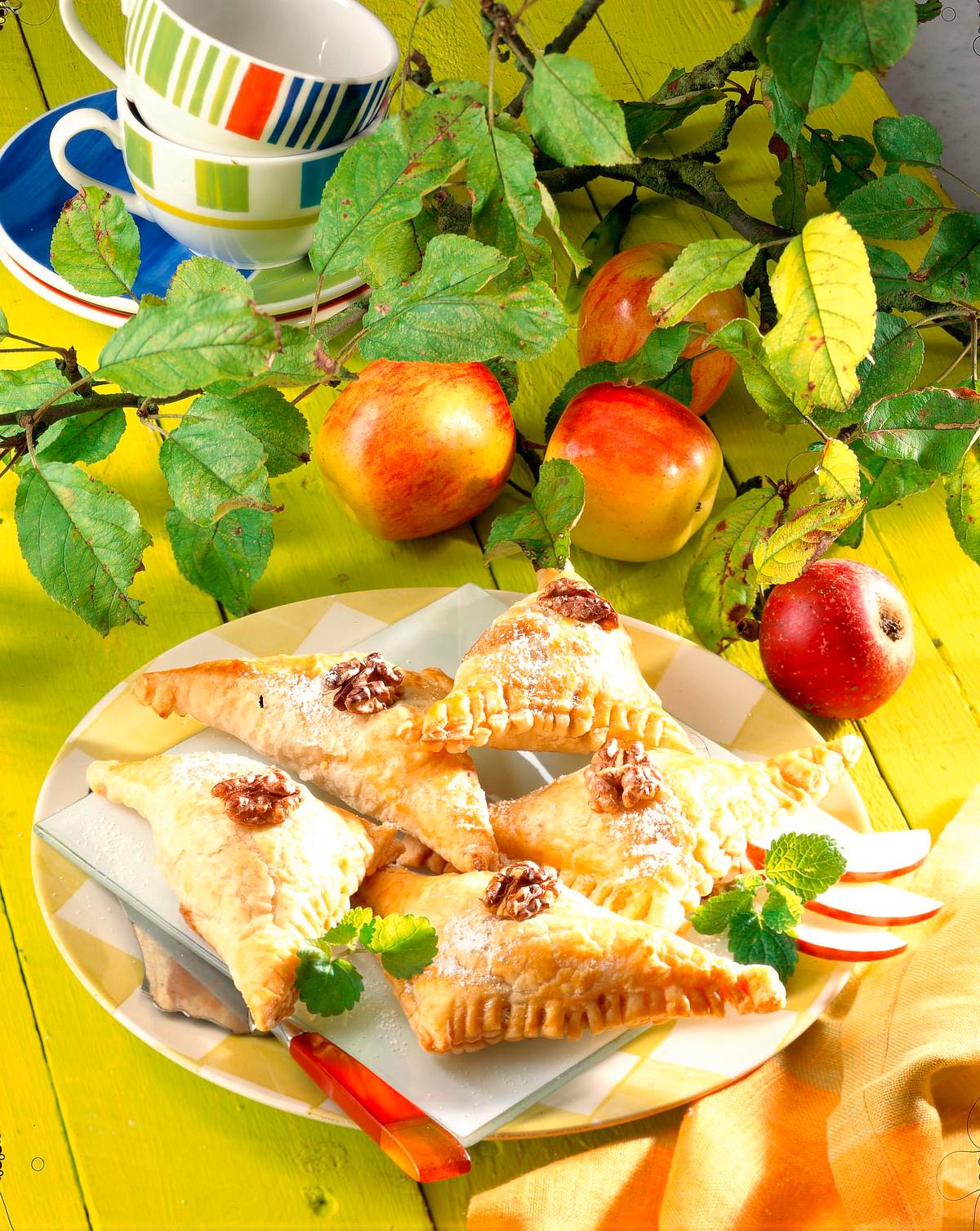 Apfel-Blätterteig-Ecken Rezept