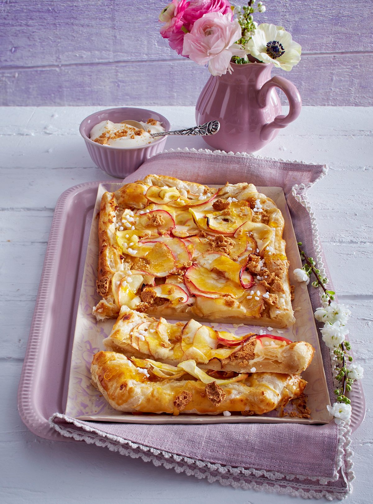 Apfel-Blätterteig-Flammkuchen Rezept