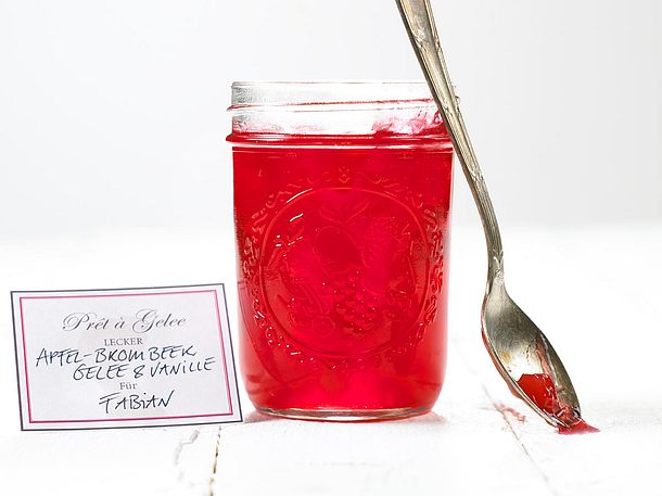 Apfel-Brombeer-Gelee mit Vanille Rezept