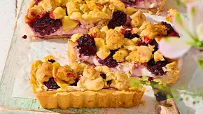 Apfel-Brombeer-Tarte Rezept - Foto: LECKER @ Bauer Media Group