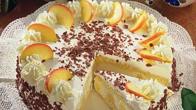 Apfel-Calvados-Torte Rezept - Foto: LECKER @ Bauer Media Group