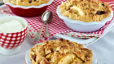 Apfel-Crumble-Pie Rezept - Foto: LECKER @ Bauer Media Group