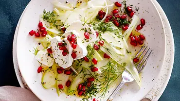 Apfel-Fenchel-Salat mit Ziegenkäse Rezept - Foto: LECKER @ Bauer Media Group Apfel-Fenchel-Salat mit Ziegenkäse Rezept - Foto: LECKER @ Bauer Media Group