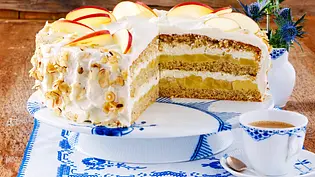 Apfel-Haselnuss-Torte Rezept - Foto: LECKER @ Bauer Media Group Apfel-Haselnuss-Torte Rezept - Foto: LECKER @ Bauer Media Group